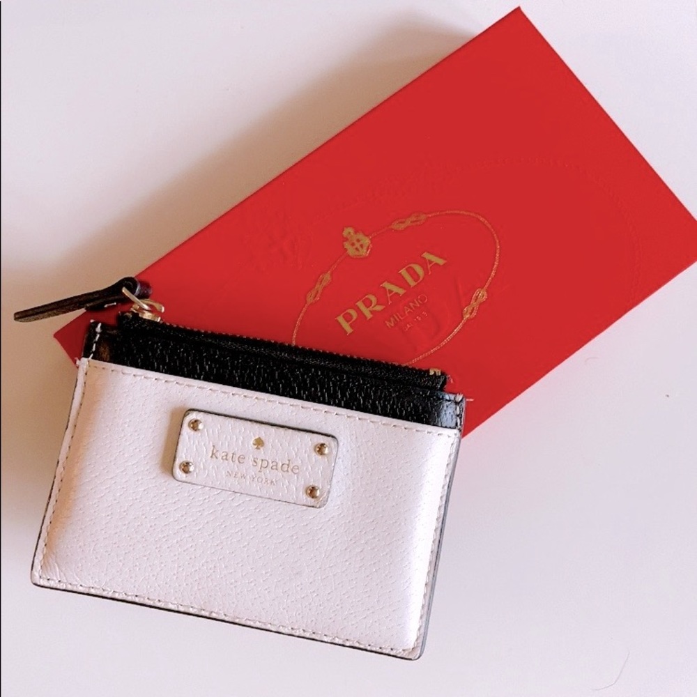 Kate spade card holder with zipper compartment